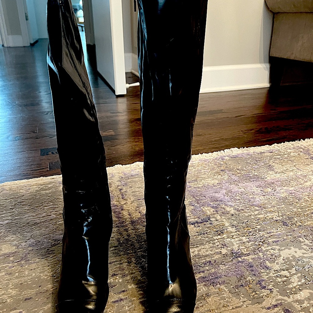 Tall, black boots in excellent condition